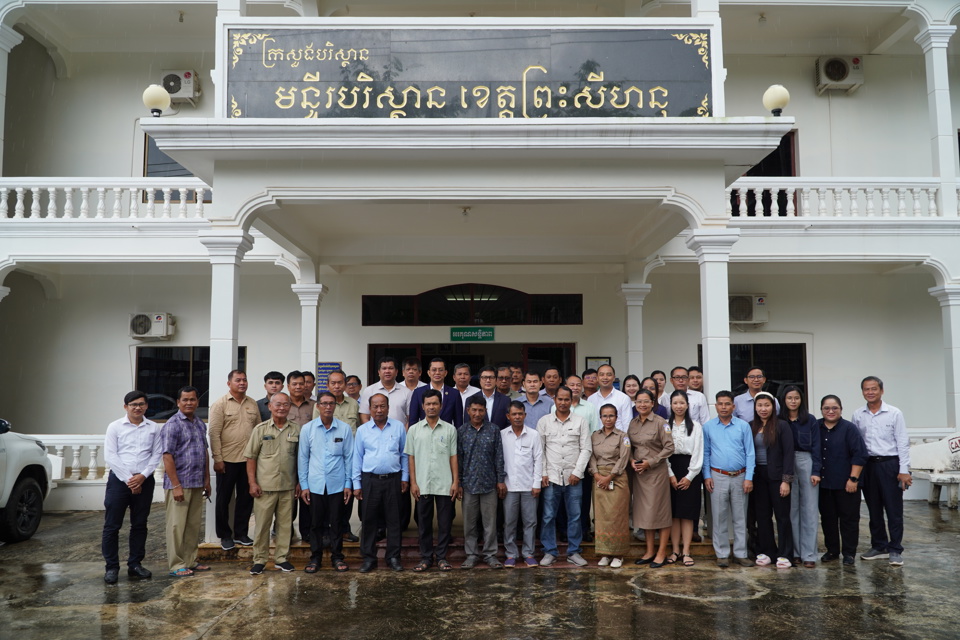 Group Photo of Workshop Participants. Photo by: Mr. Kem Chanpaly